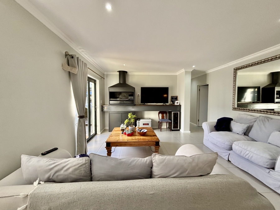 4 Bedroom Property for Sale in Parklands North Western Cape